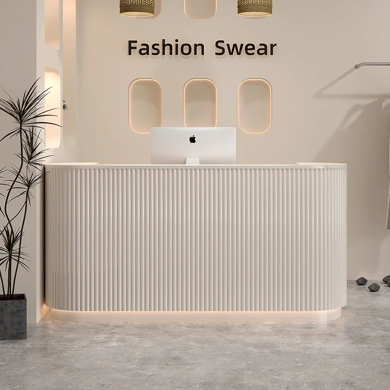 Office Furniture And Equipment - Prosty bar recepcyjny na podium, biały,