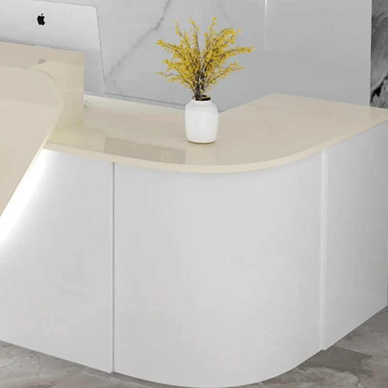 Luksusowe biurko recepcyjne z  – Office Furniture Bali recenzja i cena