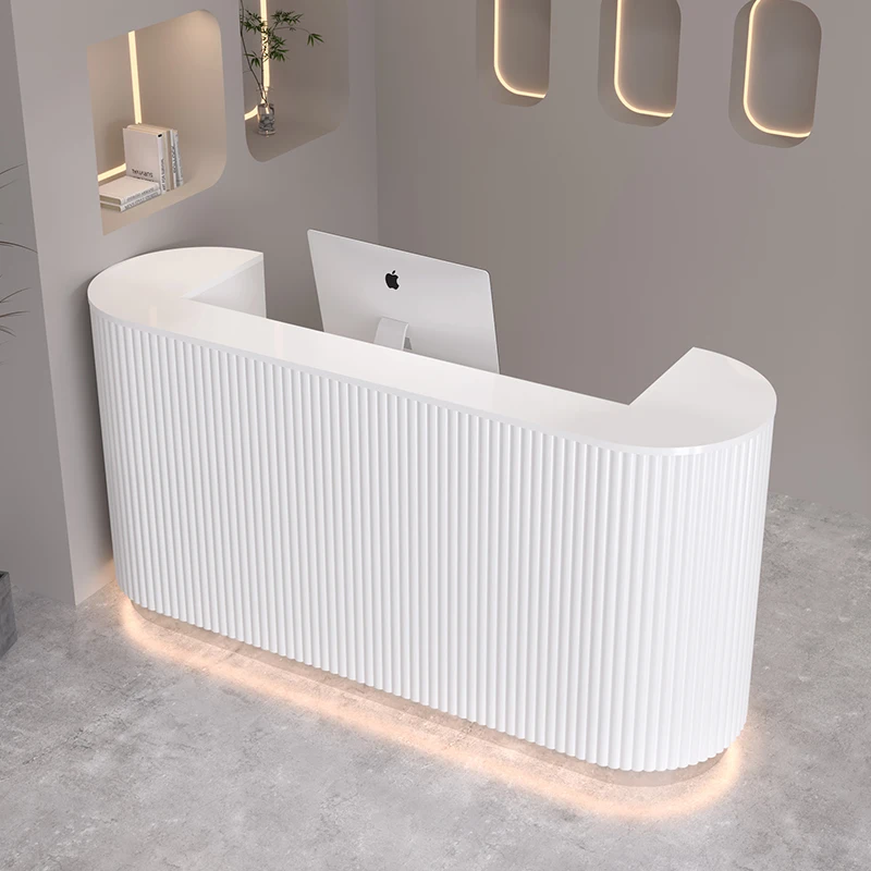 Prosty bar recepcyjny na podiu – Office Furniture And Equipment recenzja i cena
